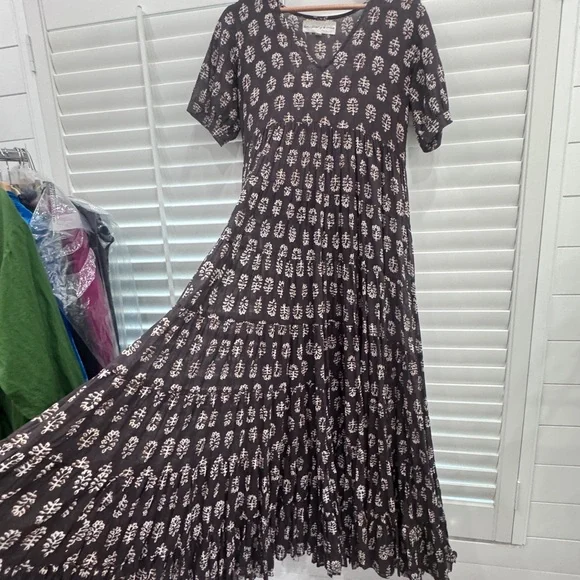 Daughters of India Brown and White Printed v-neck Maxi Dress size small - Picture 3 of 5
